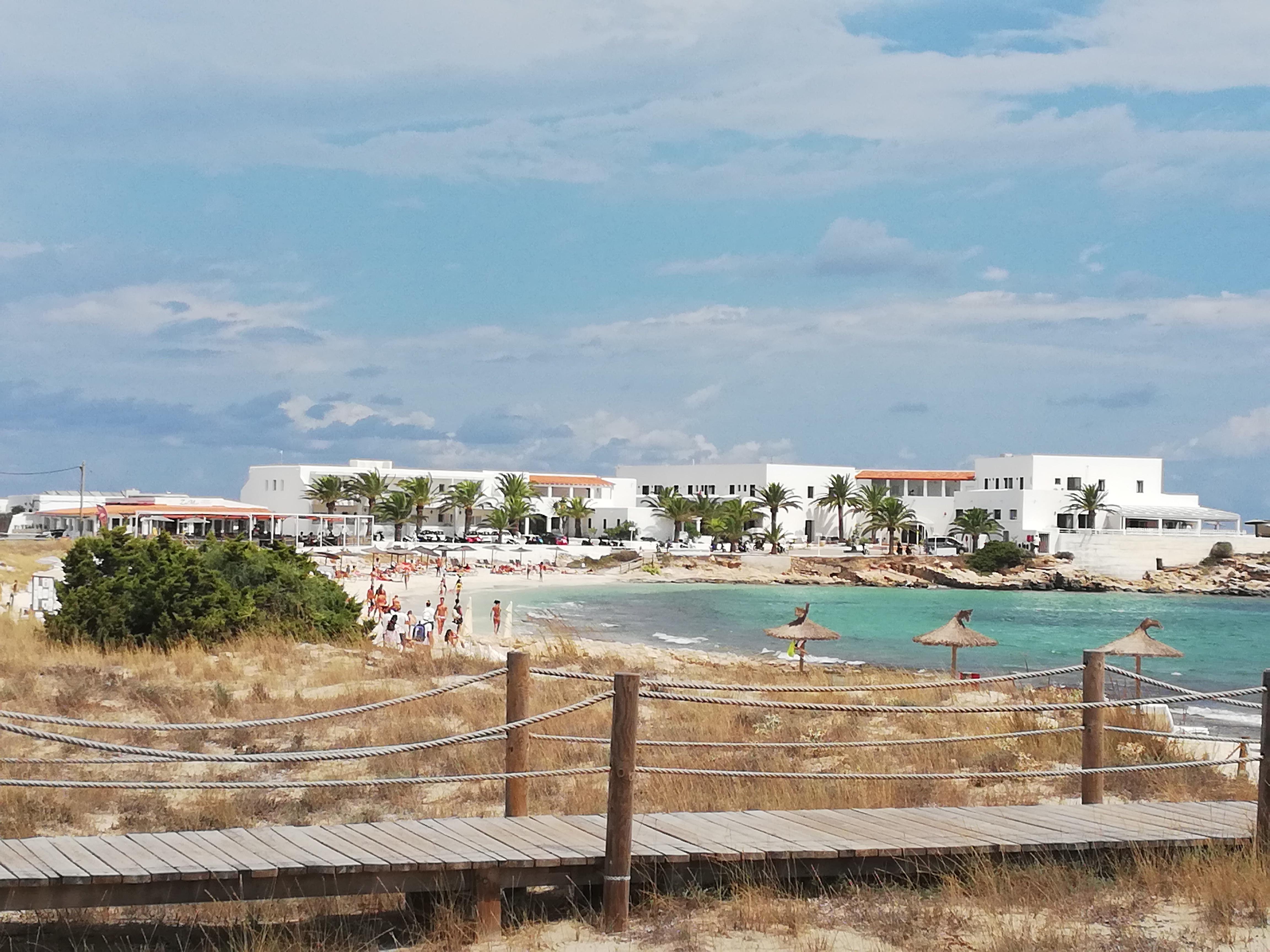 Hotel Roca Bella Es Pujols Exteriör bild